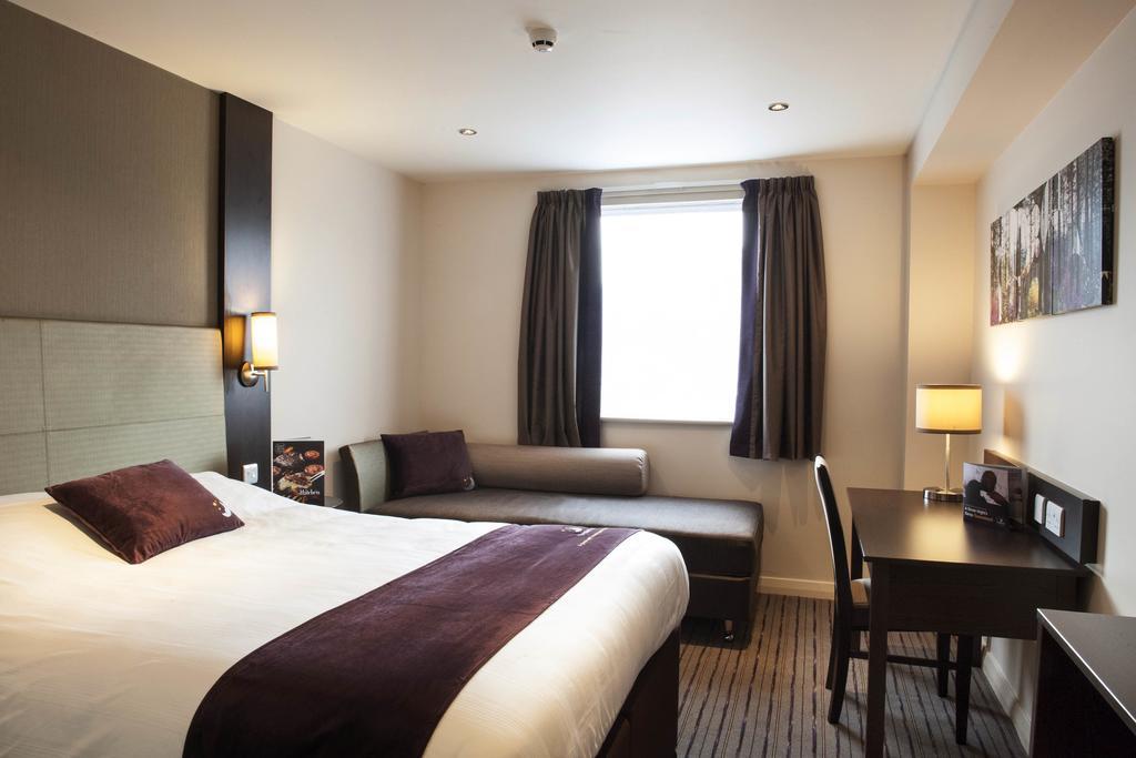 Premier Inn Inverness East Værelse billede